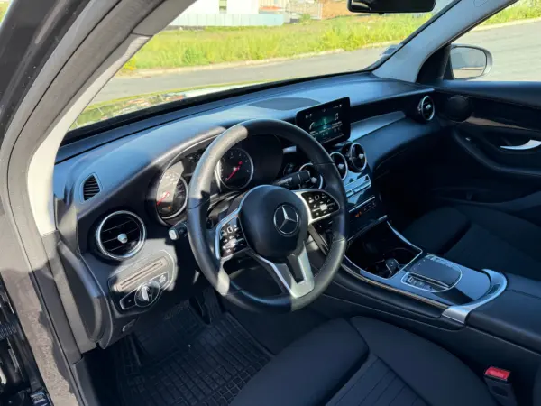 Mercedes-Benz GLC 300 e 4Matic 10