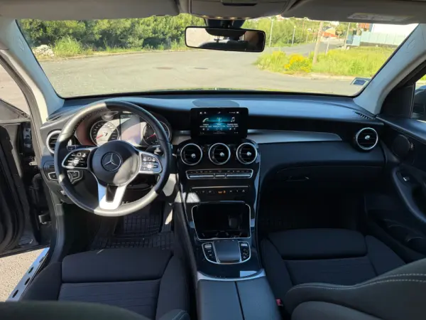 Mercedes-Benz GLC 300 e 4Matic 11