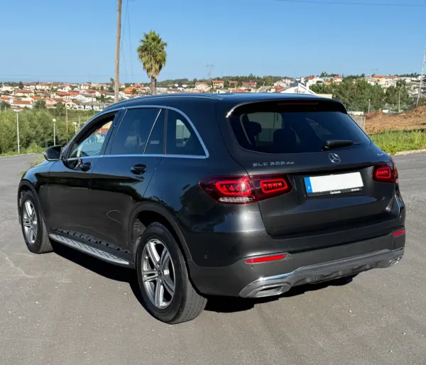 Mercedes-Benz GLC 300 e 4Matic 7