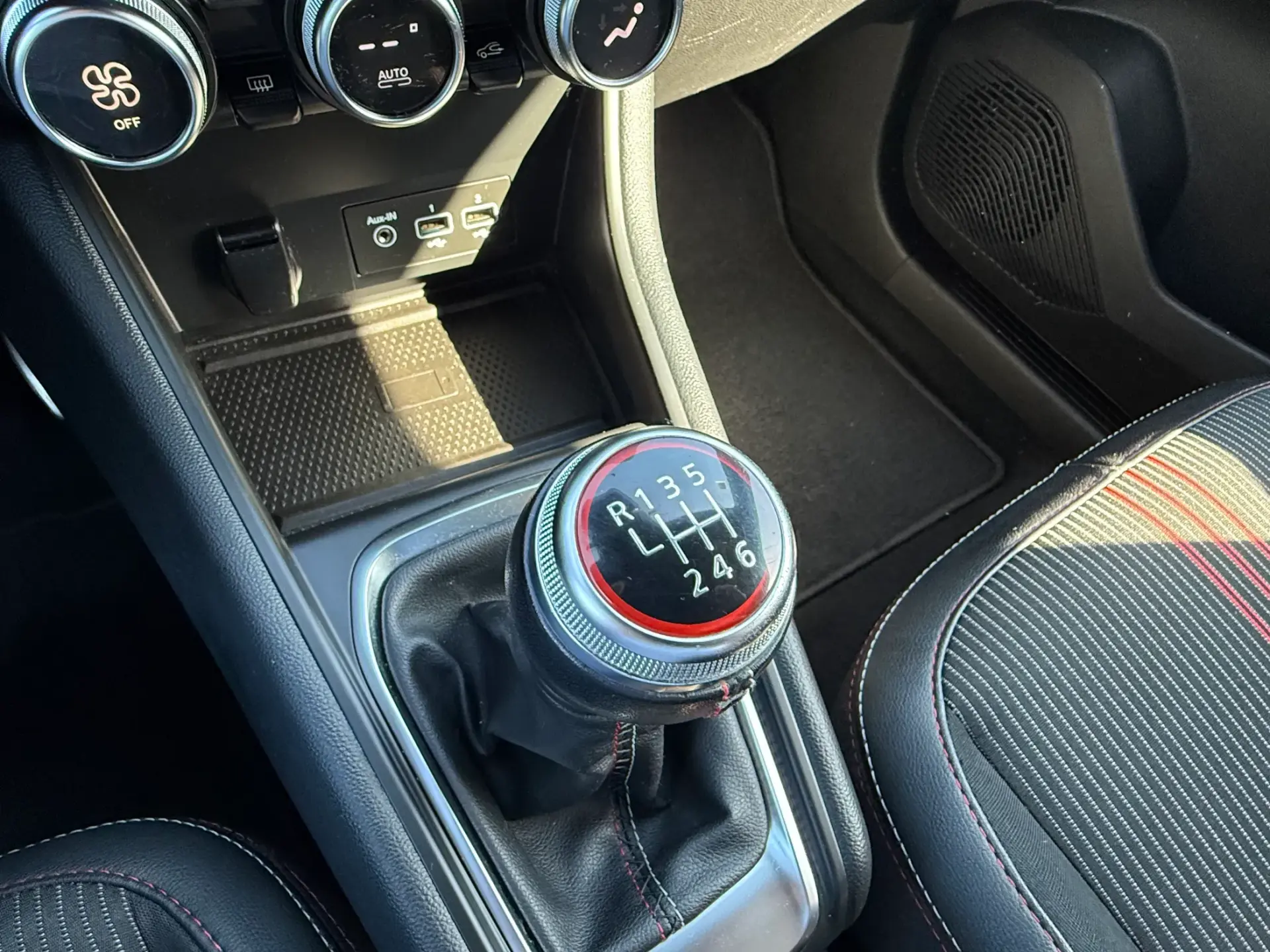 Renault Captur 1.0 TCe RS Line 27