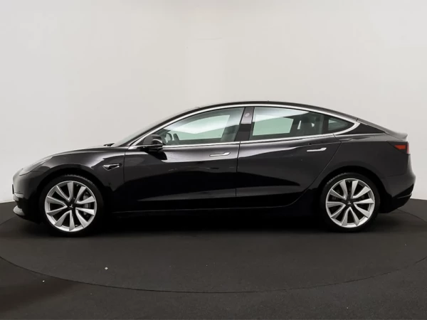 Tesla Model 3 Standard Range Plus RWD 3
