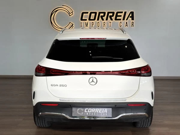 Mercedes-Benz EQA 250 AMG Line 4