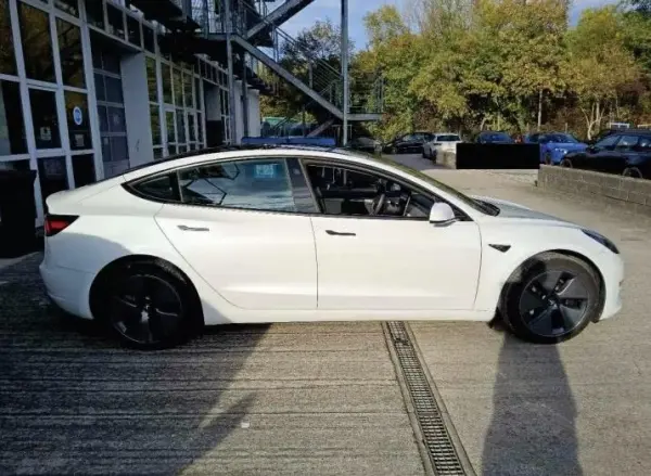 Tesla Model 3 Premium Long Range RWD 5