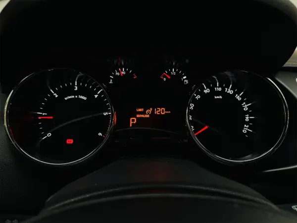 Peugeot 3008 1.6 BlueHDi Allure EAT6 17