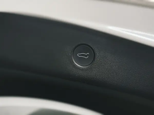 Tesla Model 3 Standard Range Plus RWD 17