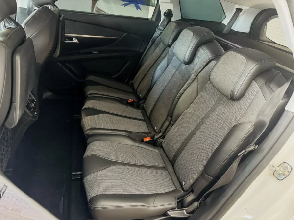 Peugeot 5008 1.5 BlueHDi Allure EAT8 9