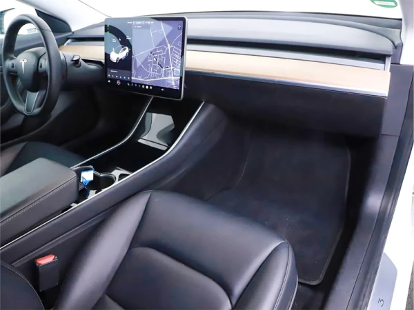 Tesla Model 3 Long-Range Dual Motor AWD 20