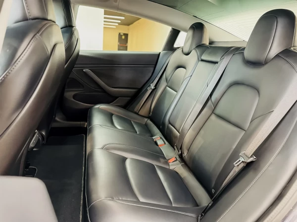 Tesla Model 3 Performance Dual Motor AWD 10