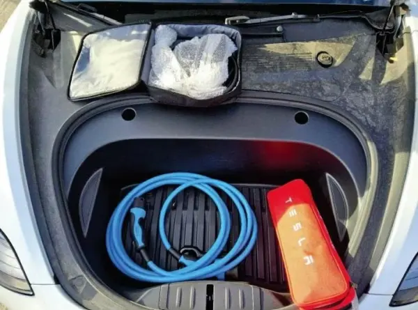 Tesla Model 3 Premium Long Range RWD 9