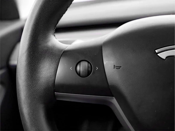 Tesla Model 3 Long-Range Dual Motor AWD 11