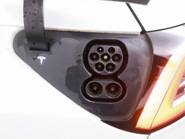 Tesla Model 3 Long-Range Dual Motor AWD 21