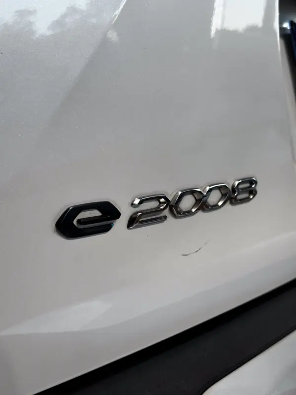 Peugeot e-2008 GT 18