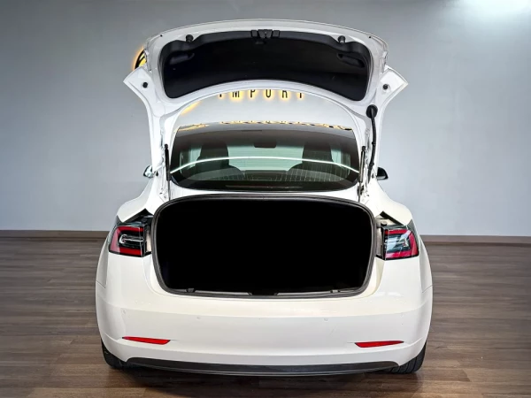 Tesla Model 3 Standard Range Plus RWD 4