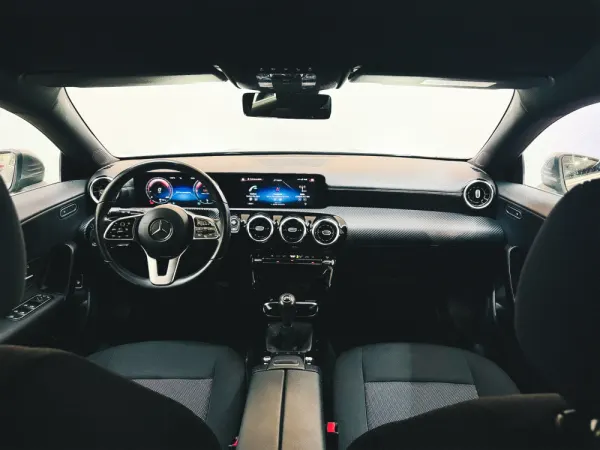 Mercedes-Benz CLA 180 8