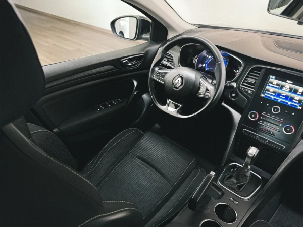 Renault Mégane 1.5 Blue dCi Intens EDC 8