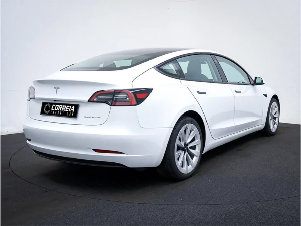 Tesla Model 3 Long-Range Dual Motor AWD 3