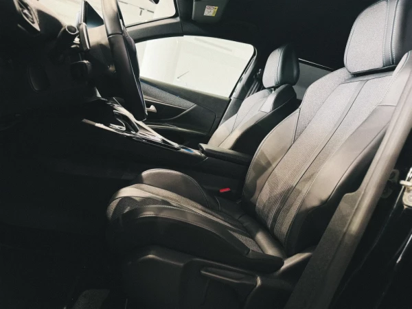 Peugeot 5008 1.5 BlueHDi Allure Pack EAT8 10