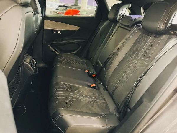 Peugeot 3008 1.5 BlueHDi GT EAT8 10