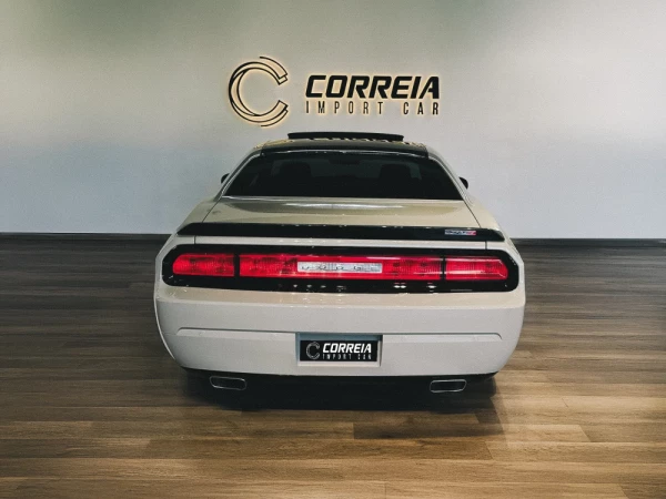 Dodge Challenger 4