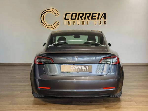 Tesla Model 3 Performance Dual Motor AWD 3