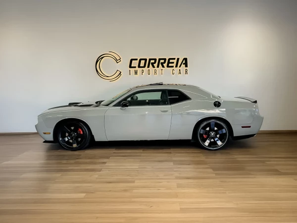 Dodge Challenger 6