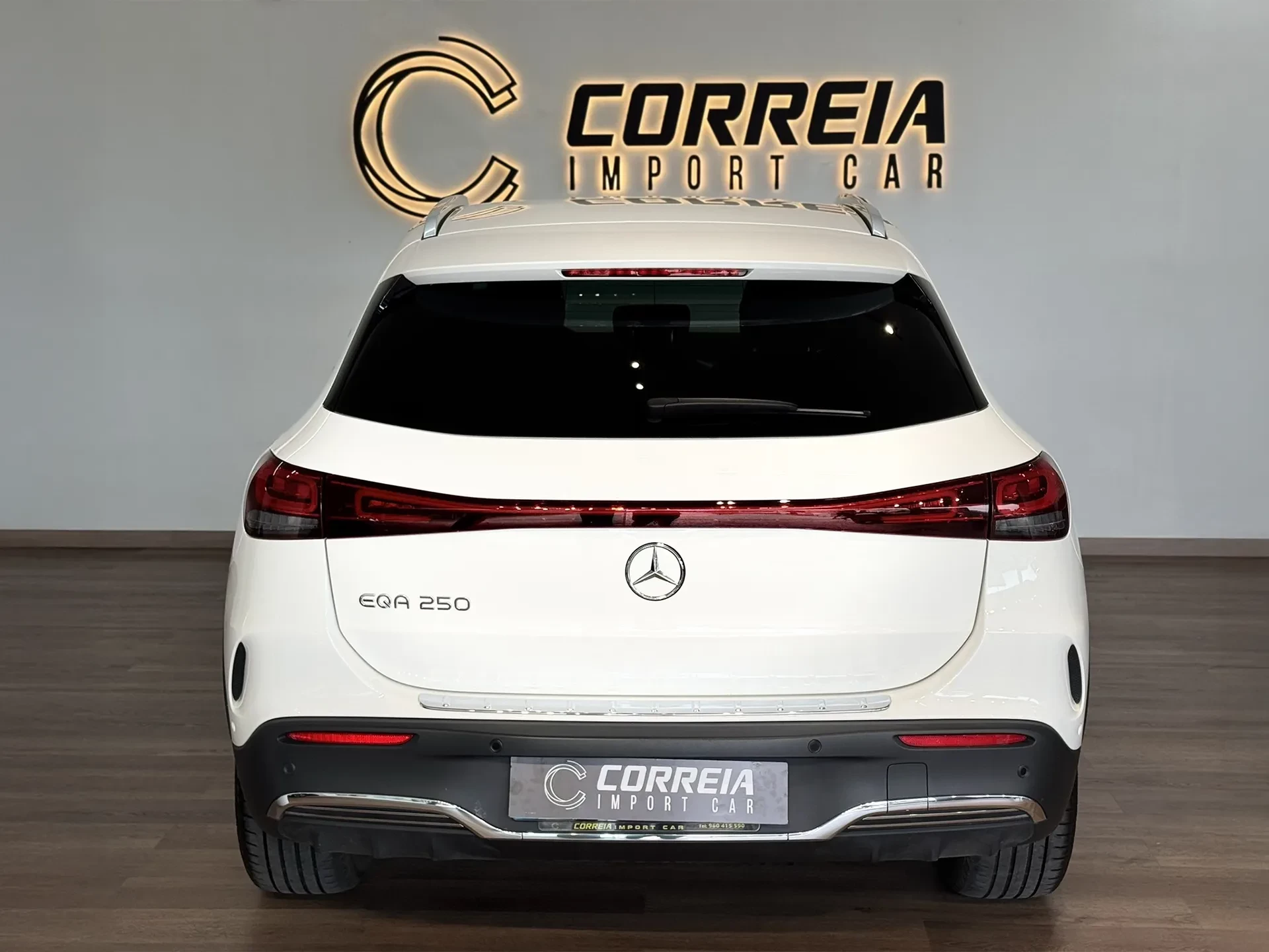 Mercedes-Benz EQA 250 AMG Line 4