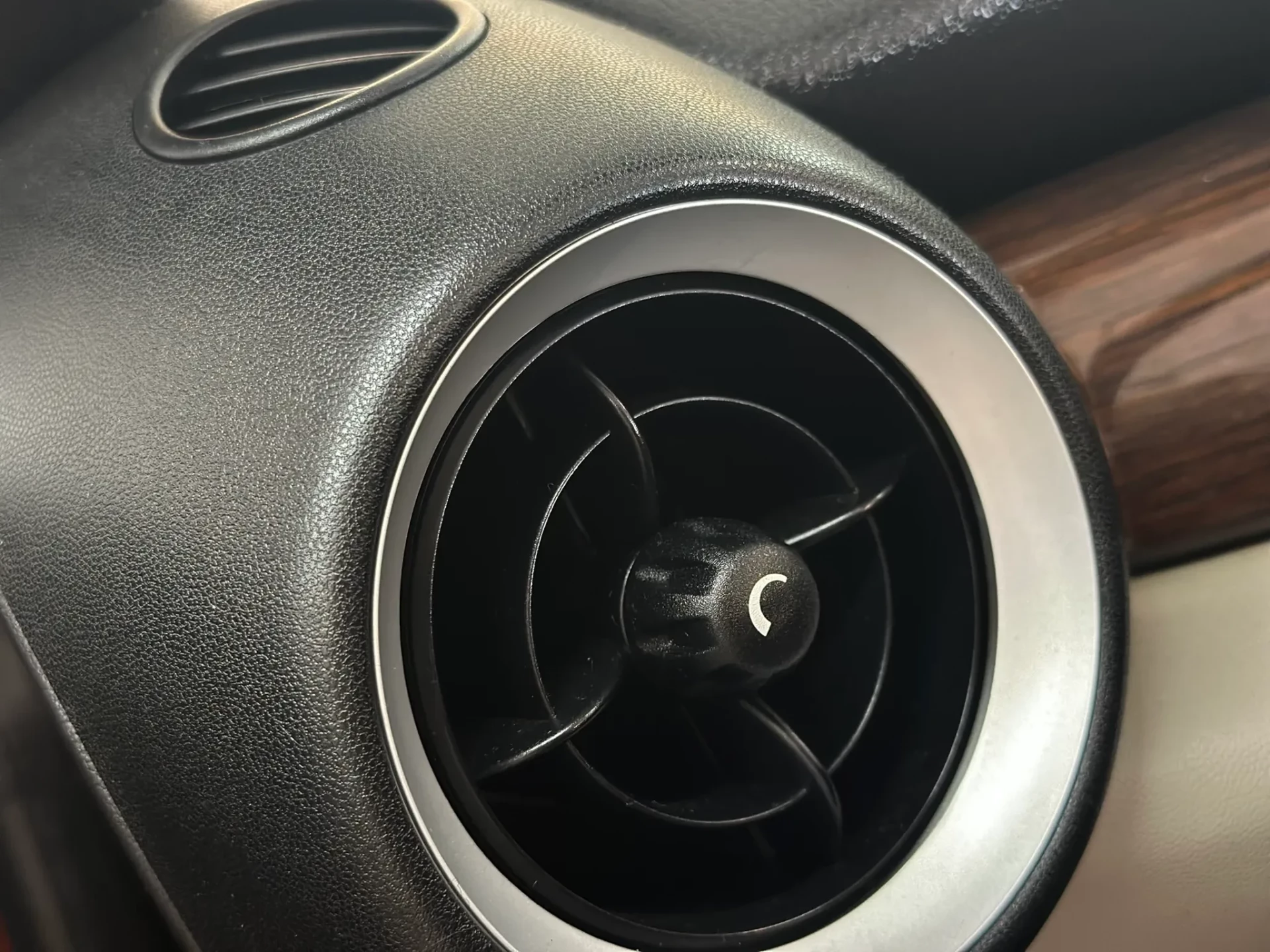 MINI Cabrio Cooper D 24