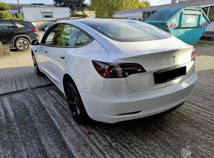 Tesla Model 3 Premium Long Range RWD 2