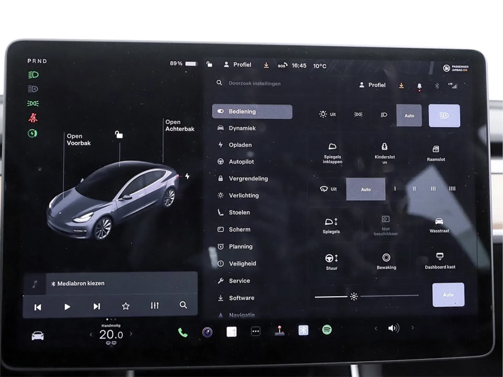 Tesla Model 3 Long-Range Dual Motor AWD 17