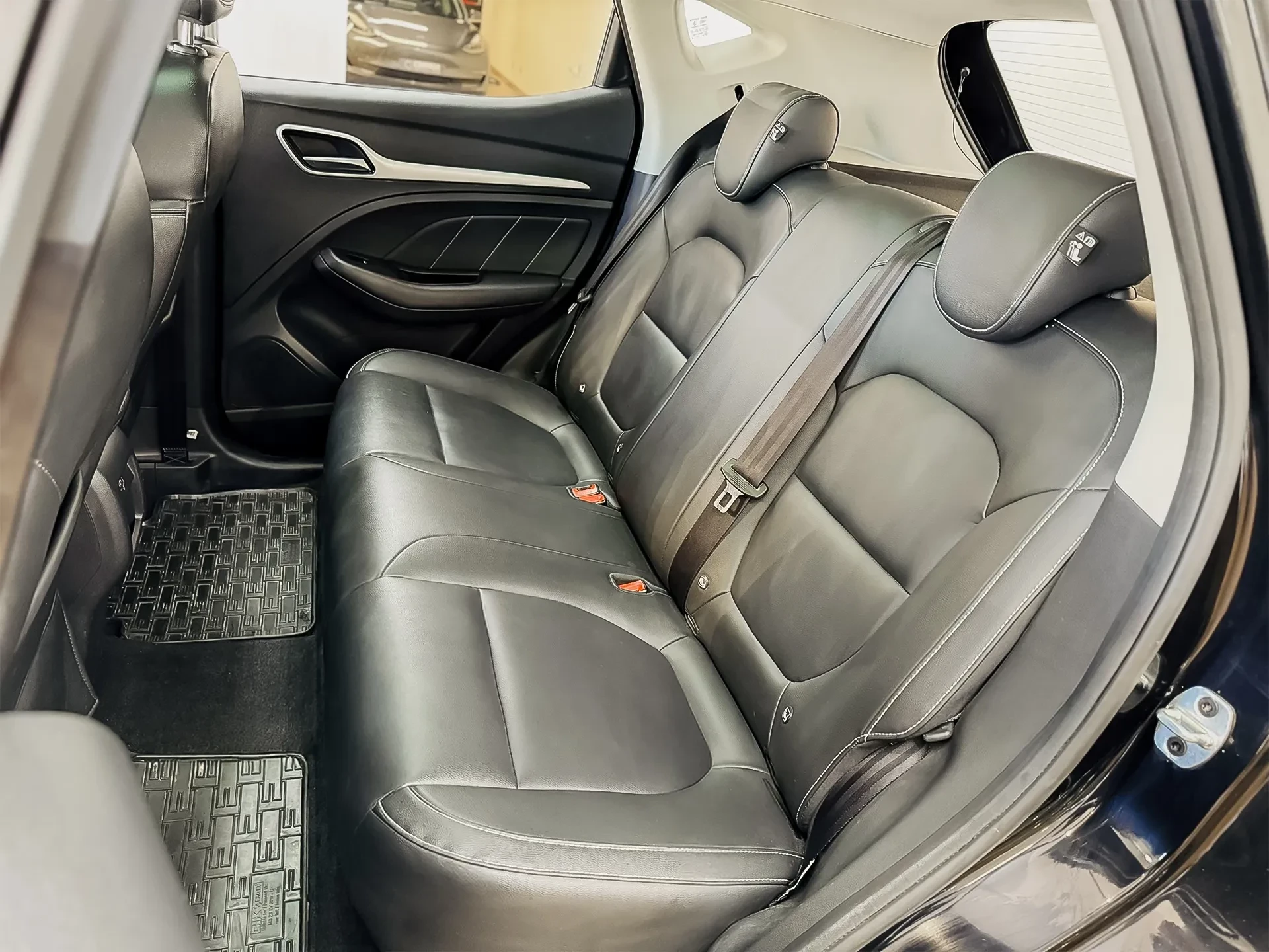 MG ZS 44.5 kWh Luxury 15