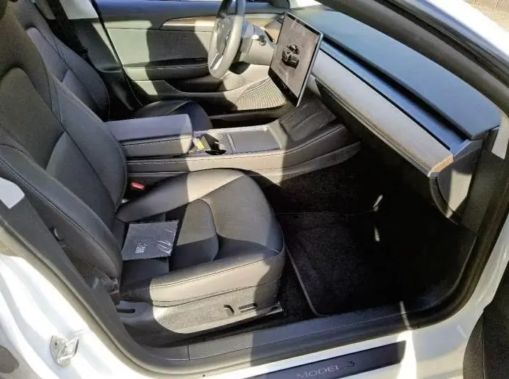 Tesla Model 3 Premium Long Range RWD 7