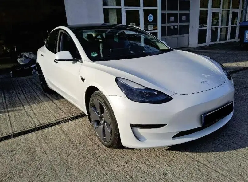 Tesla Model 3 Premium Long Range RWD 1