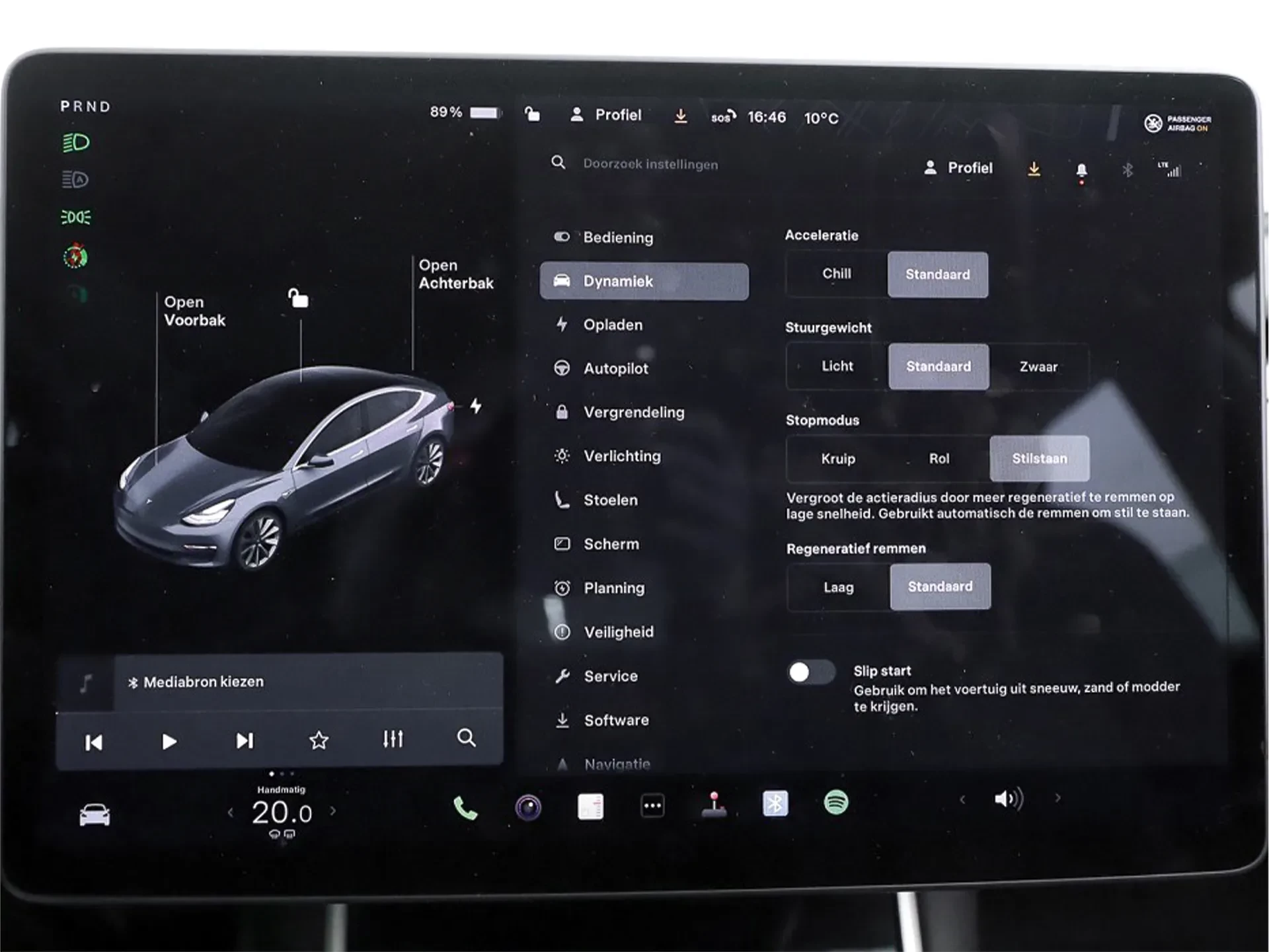 Tesla Model 3 Long-Range Dual Motor AWD 18