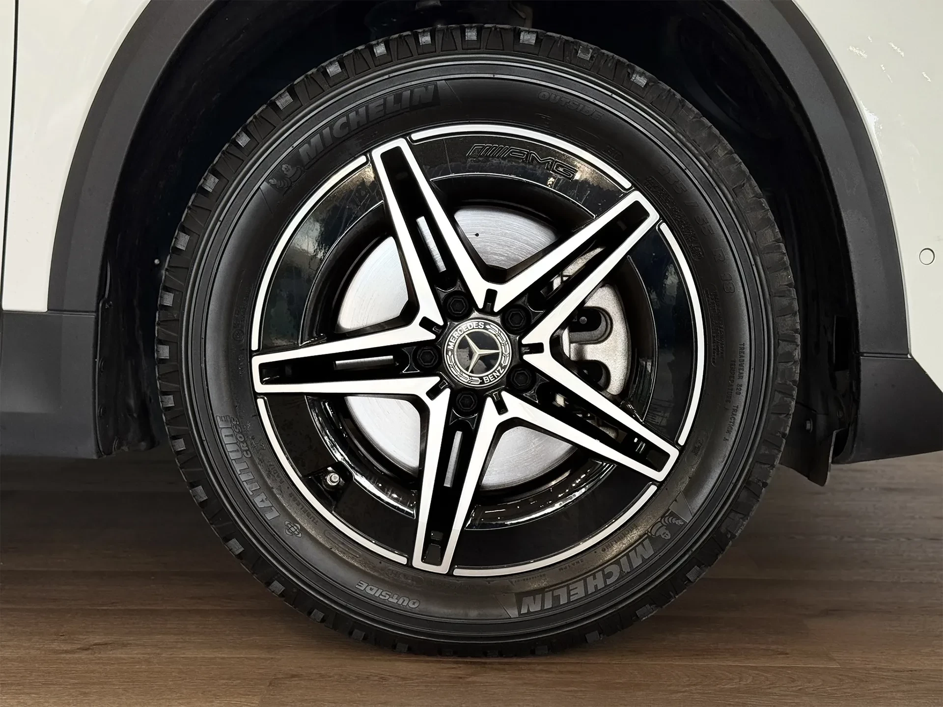 Mercedes-Benz EQA 250 AMG Line 12