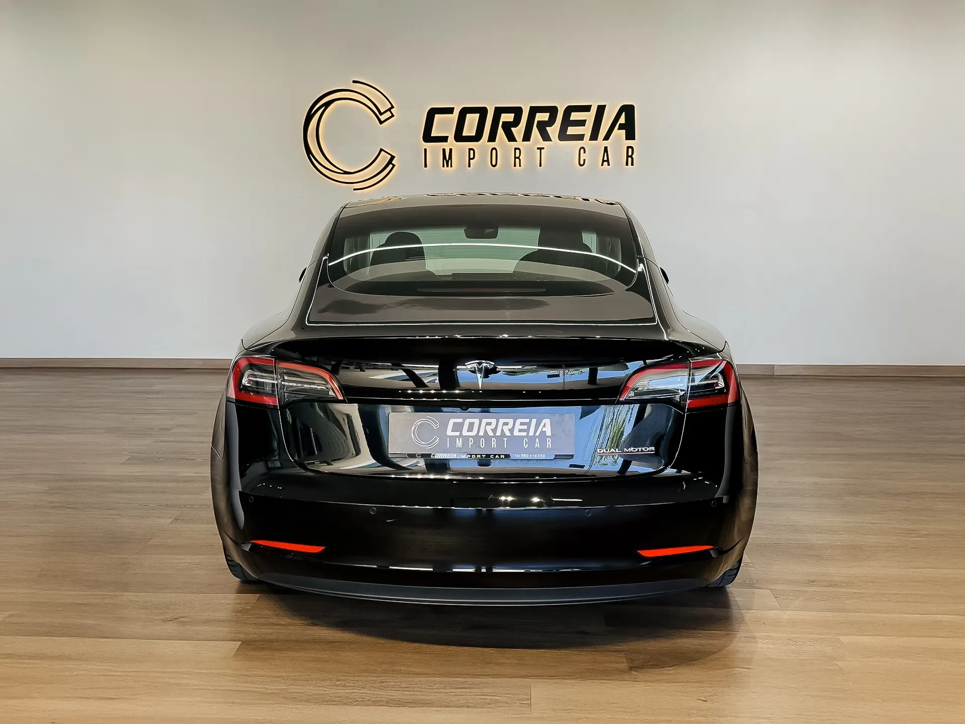 Tesla Model 3 Long-Range Dual Motor AWD 4