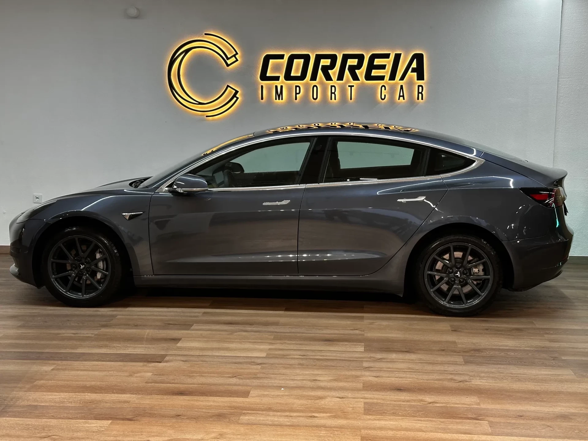 Tesla Model 3 Standard RWD Plus 2