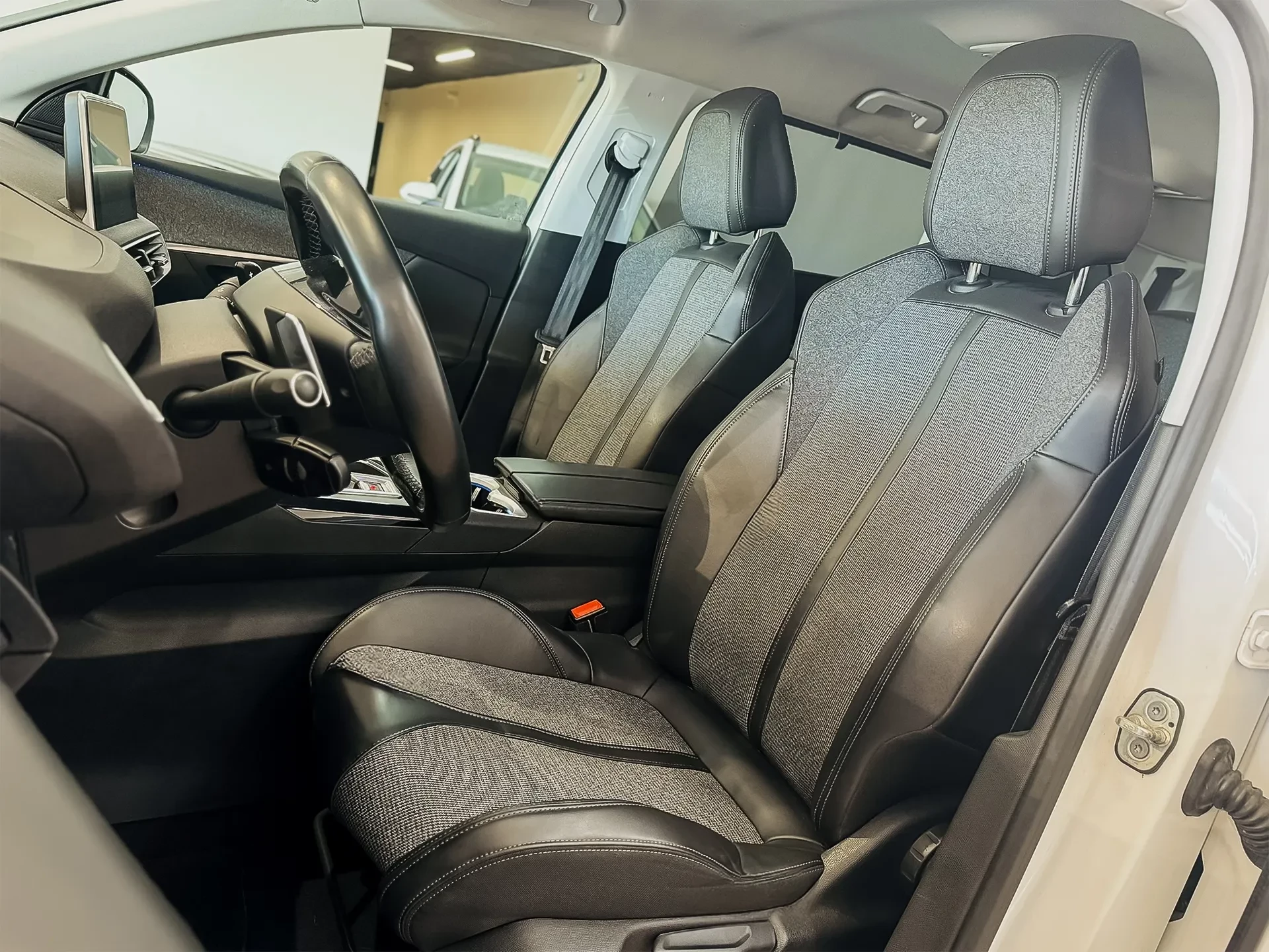 Peugeot 5008 1.5 BlueHDi Allure EAT8 8