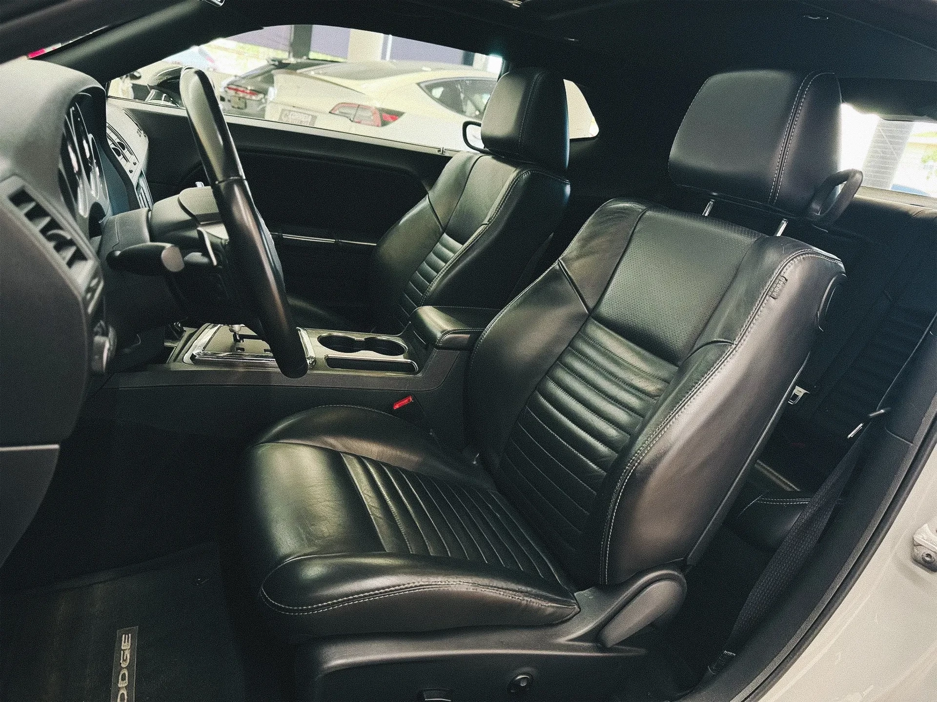 Dodge Challenger 10