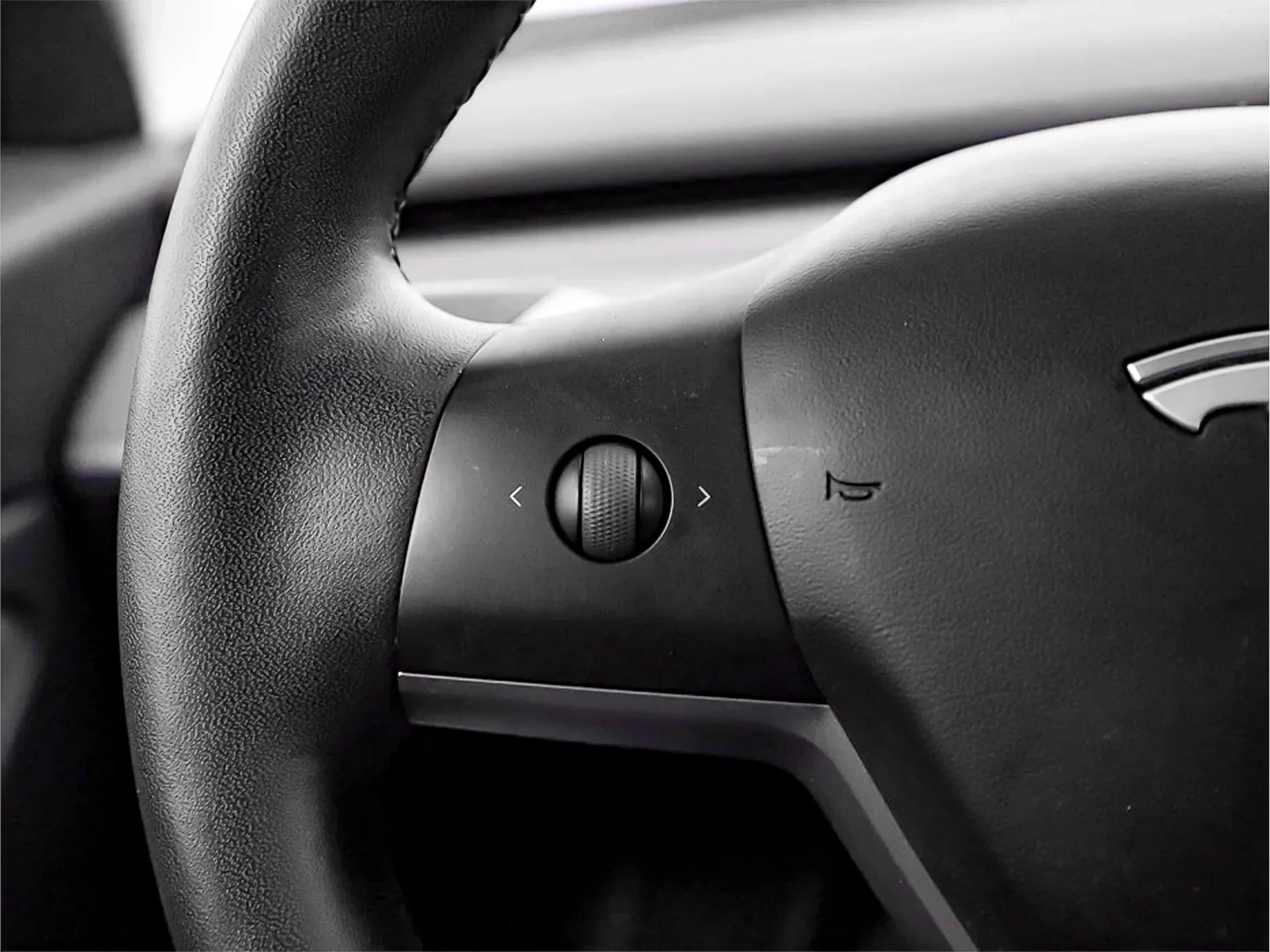 Tesla Model 3 Long-Range Dual Motor AWD 11