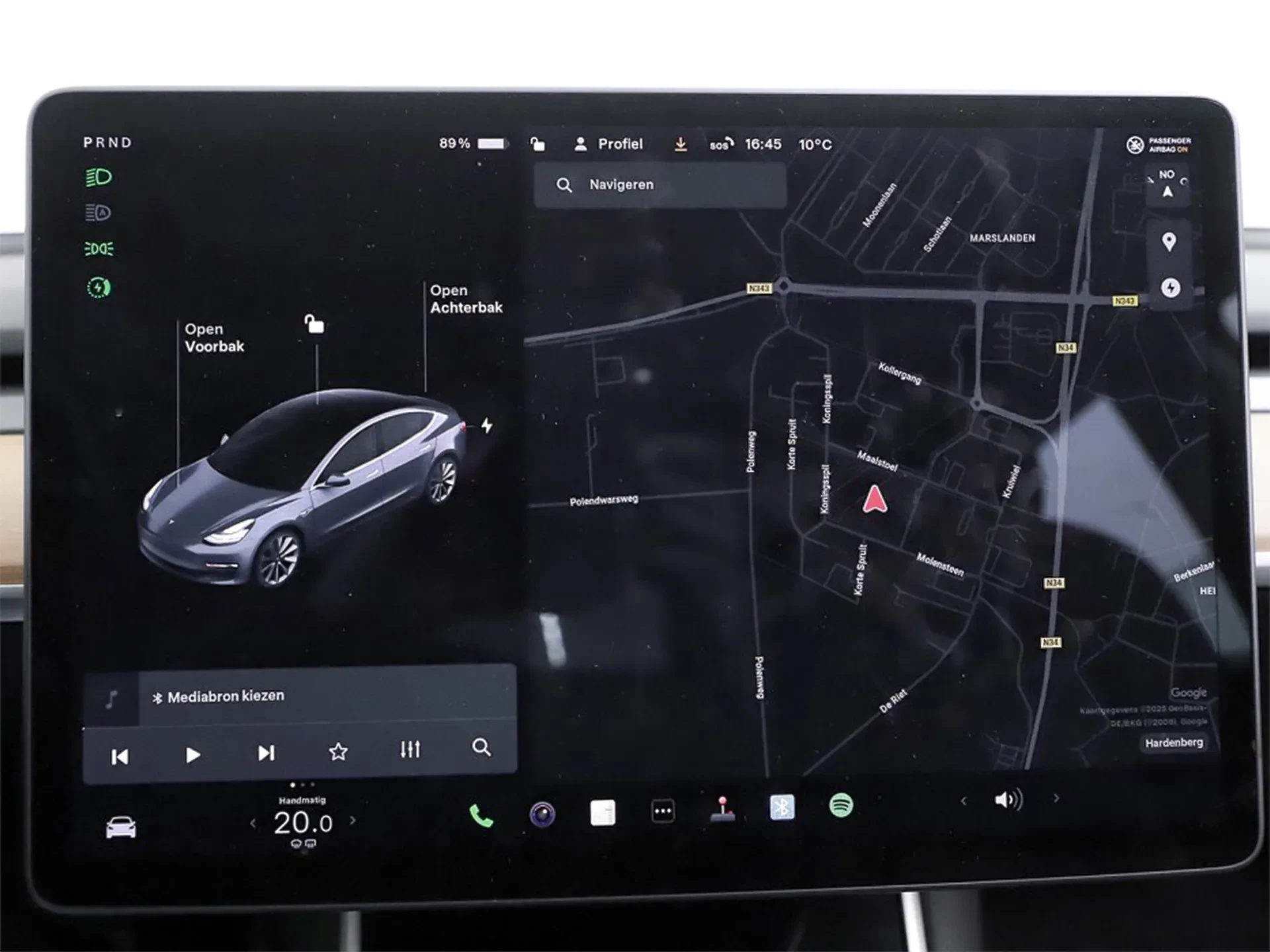 Tesla Model 3 Long-Range Dual Motor AWD 16