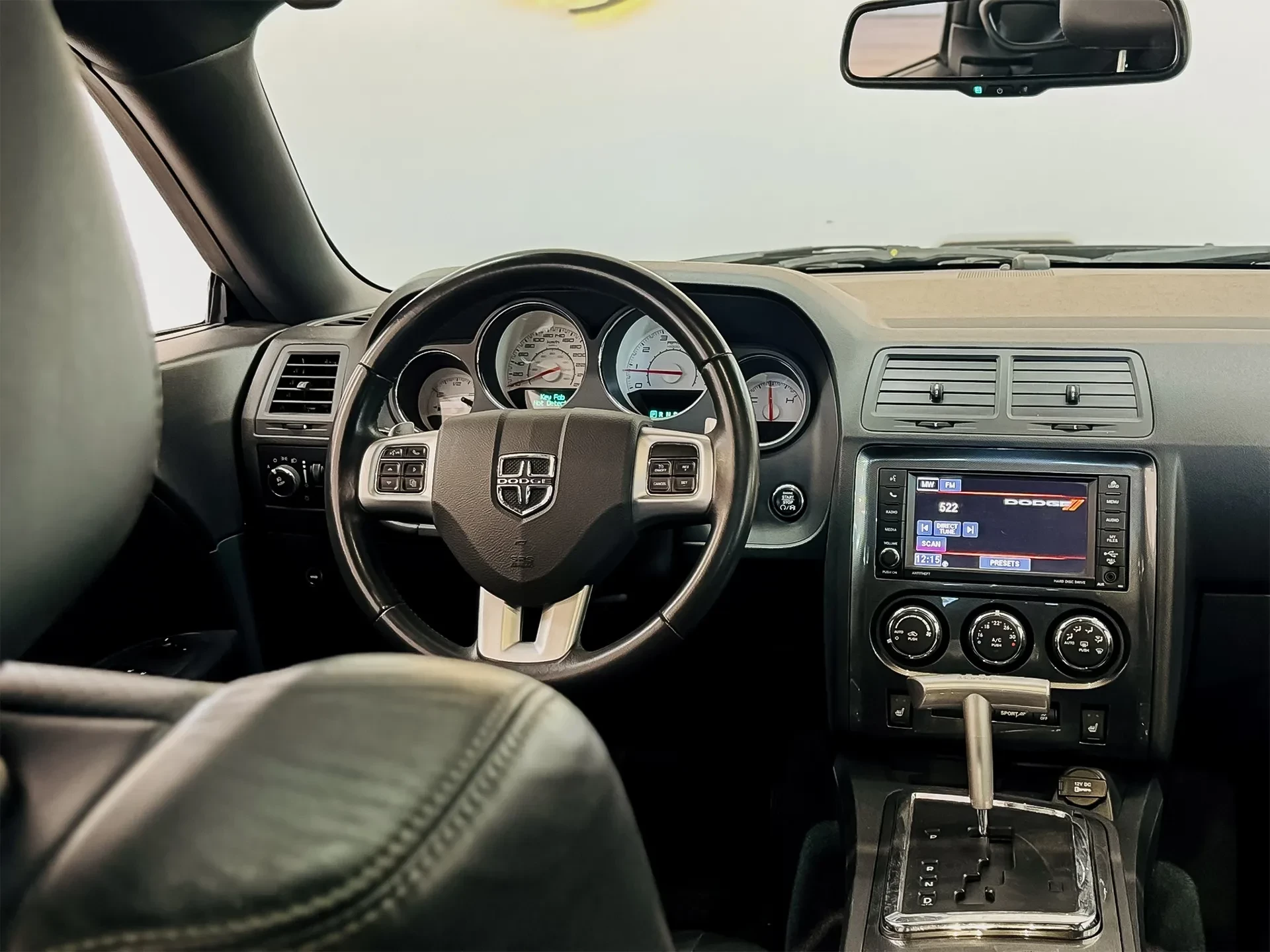 Dodge Challenger 8