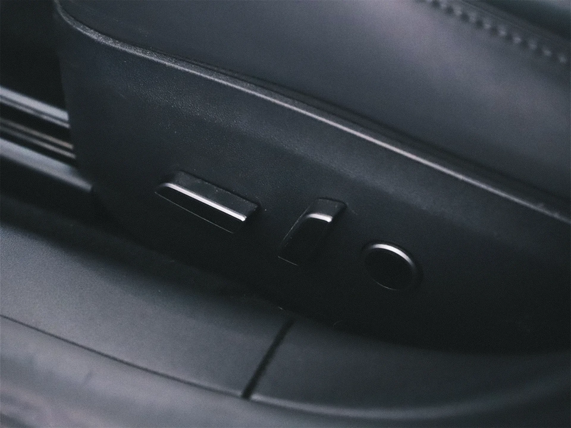Tesla Model 3 Long-Range Dual Motor AWD 15