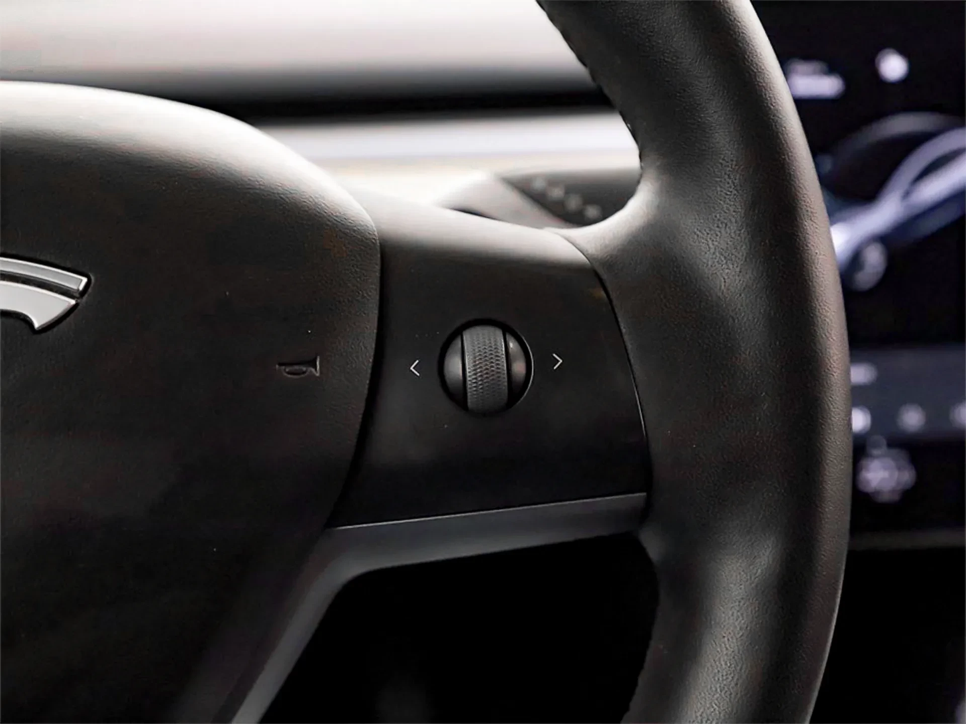 Tesla Model 3 Long-Range Dual Motor AWD 12