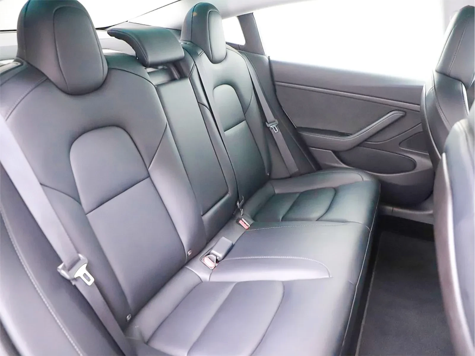 Tesla Model 3 Long-Range Dual Motor AWD 10