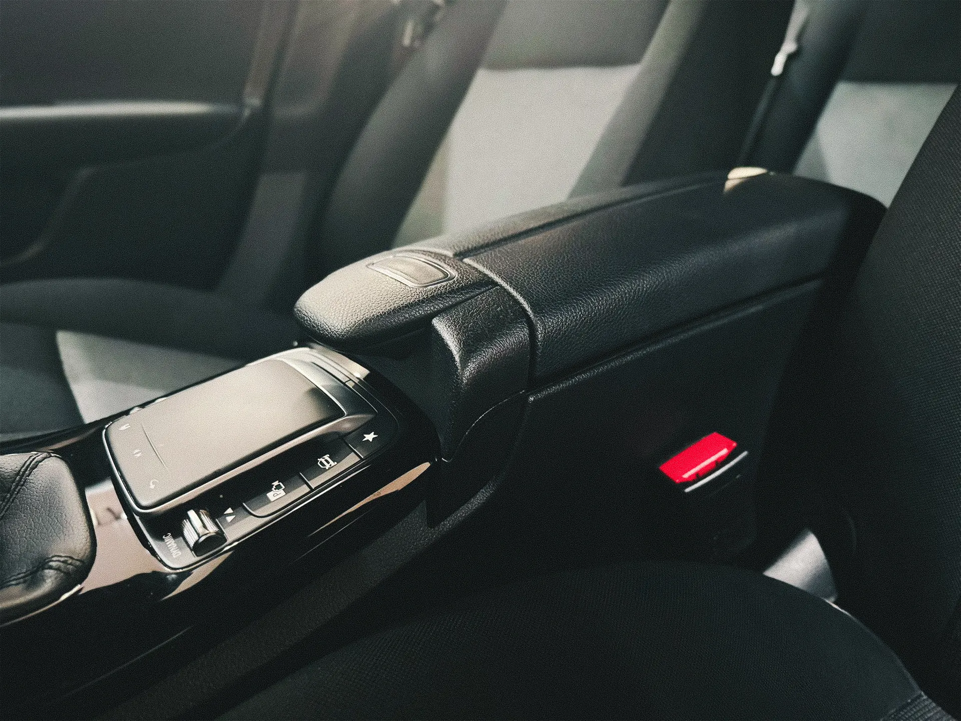 Mercedes-Benz CLA 180 18