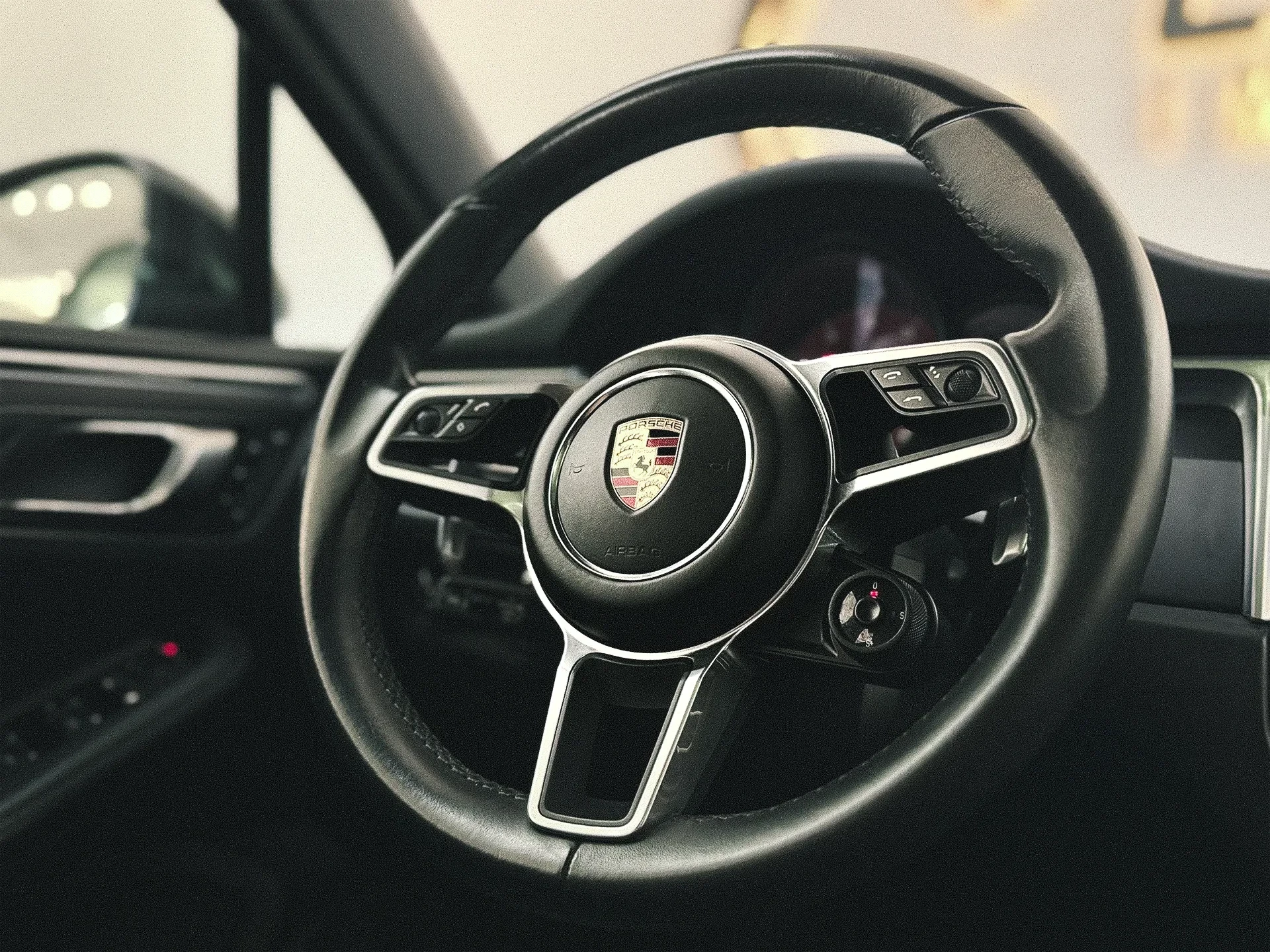Porsche Macan Spirit 8