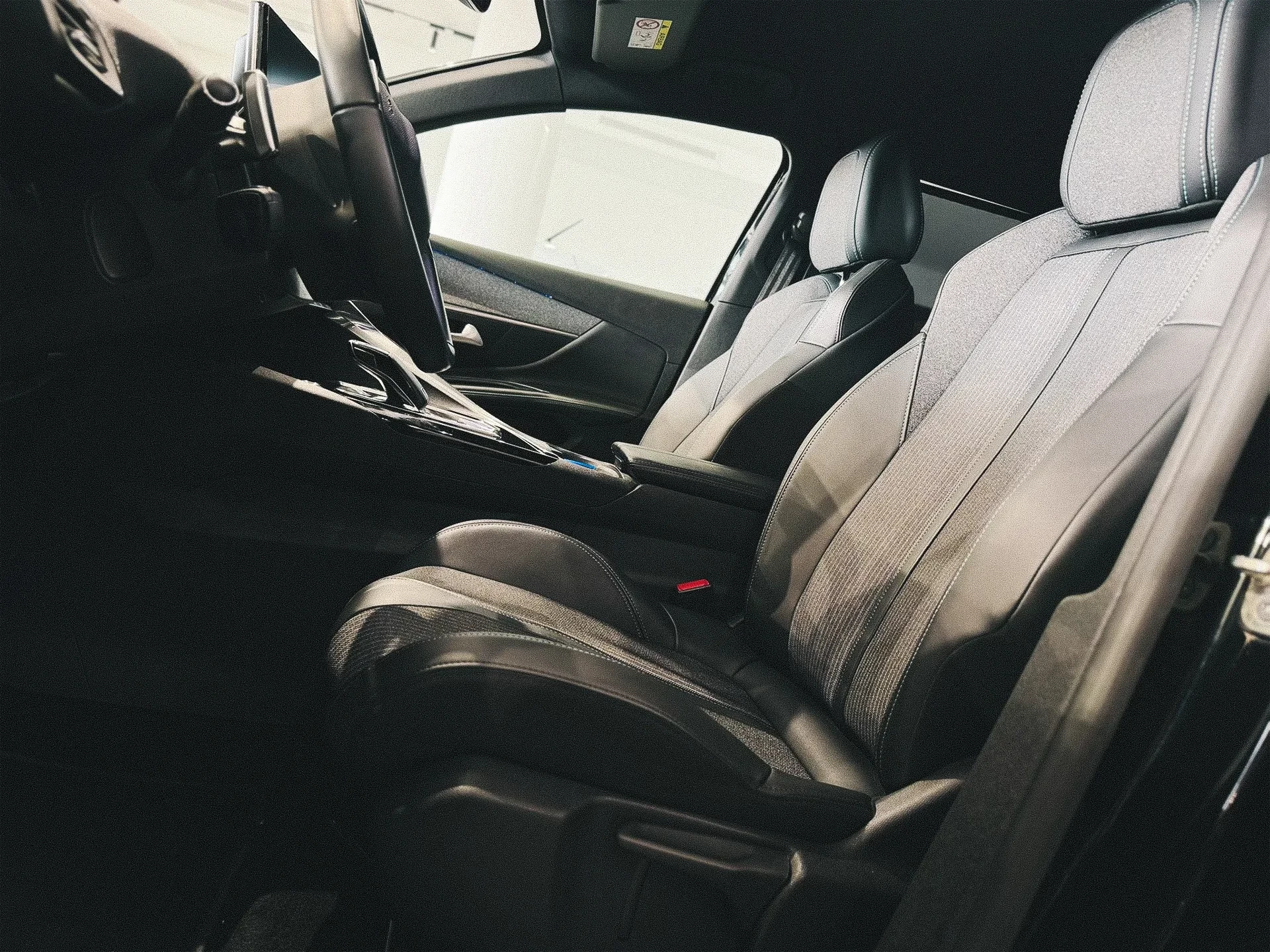 Peugeot 5008 1.5 BlueHDi Allure Pack EAT8 10