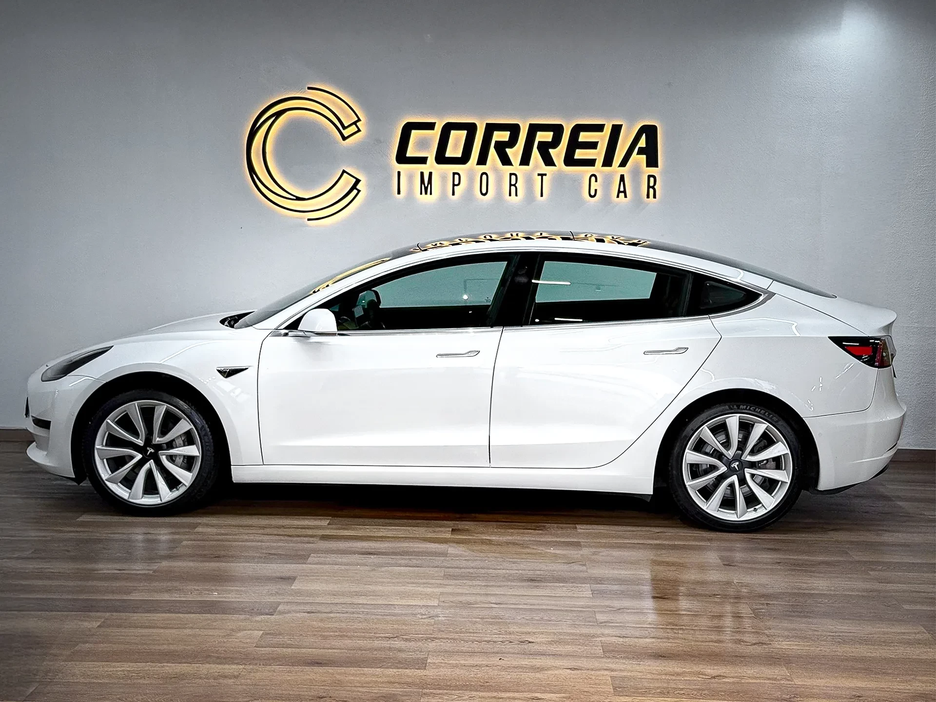 Tesla Model 3 Standard Range Plus RWD 6