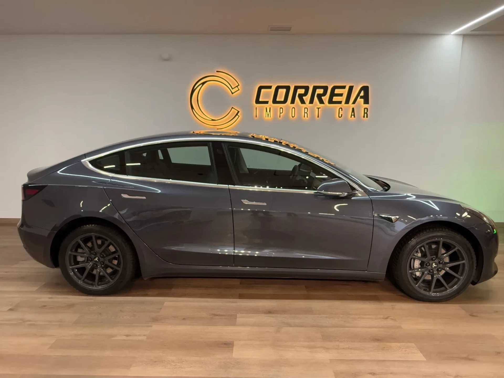 Tesla Model 3 Standard RWD Plus 3