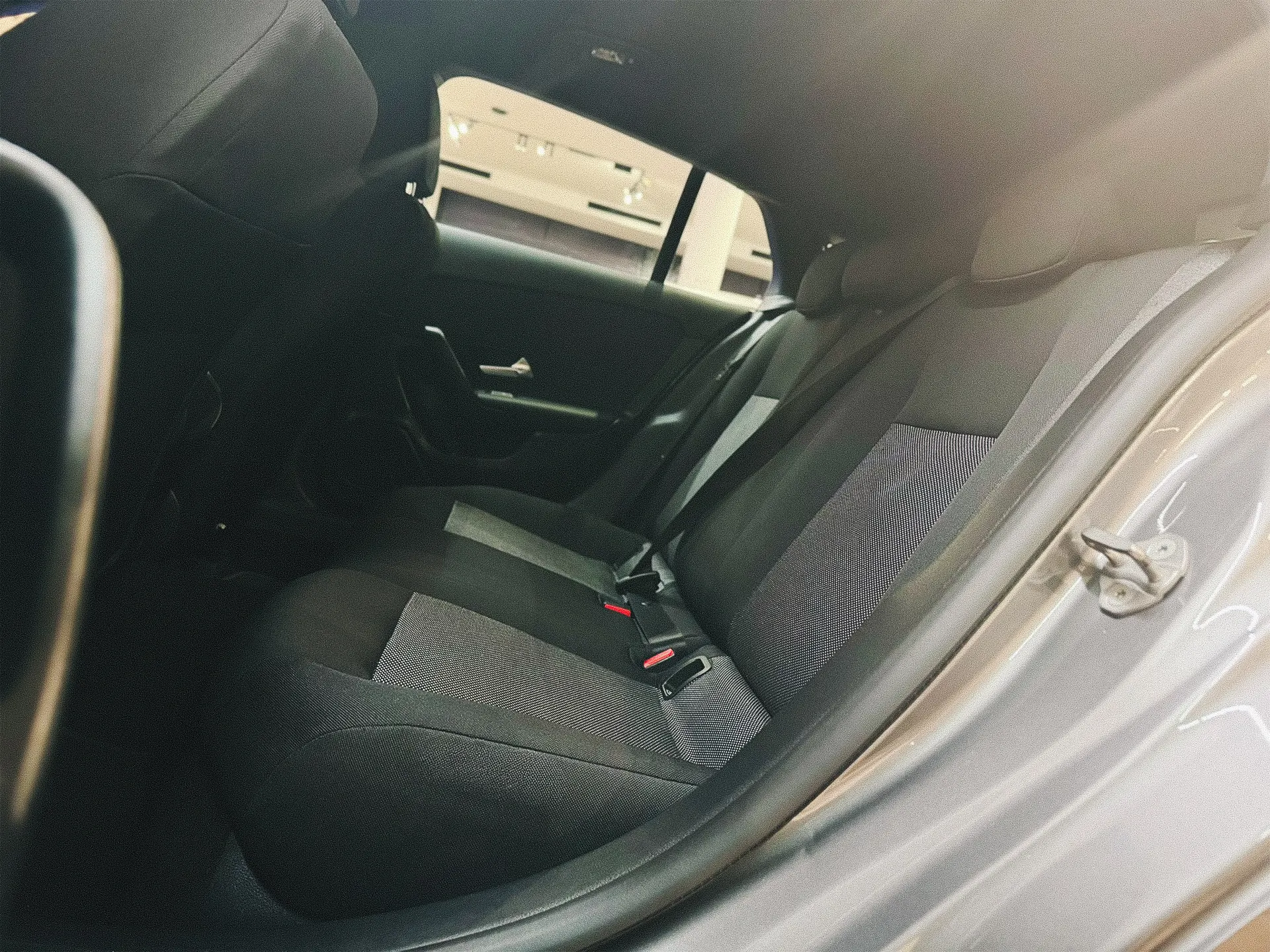 Mercedes-Benz CLA 180 13